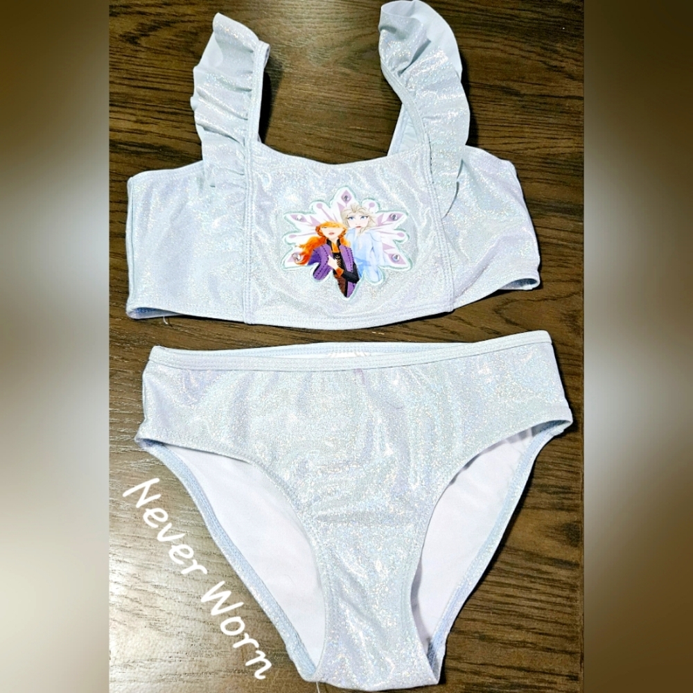 Girls Disney Frozen II Anna and Elsa 2 Piece Swimsuit, size 9/10 fits like 7/8